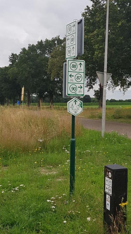 Ferienwohnung Logeerruimte In Gerenoveerde Boerderij In Wachtum Exterior foto